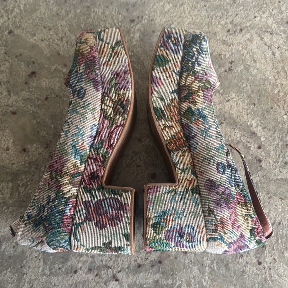 CHUNKY HEELED SINGLE BAND MARY JANE SHOES - Picture 3 of 4